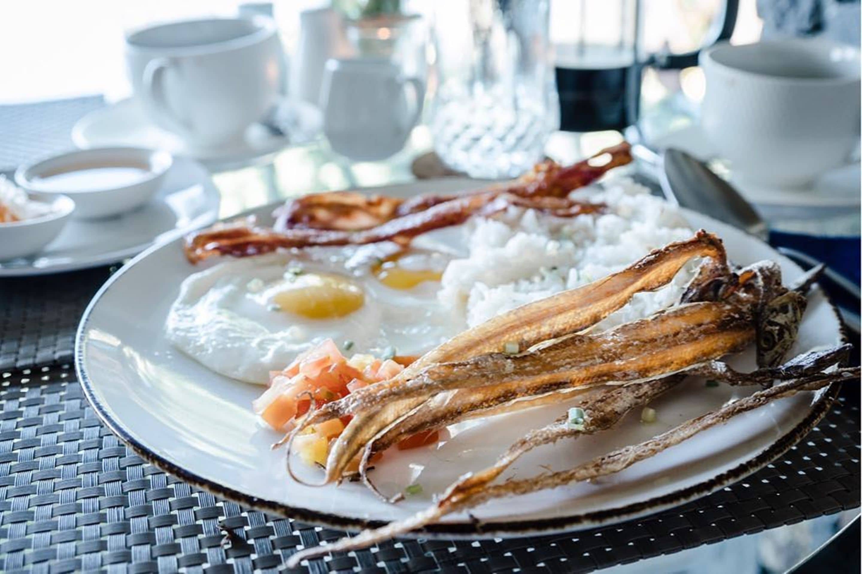 daily breakfast for a fee