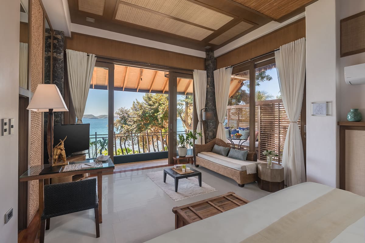 Zephyr (Grand Premiere Ocean View Suite)