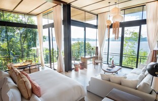 Minibar, wifi gratis y ropa de cama 