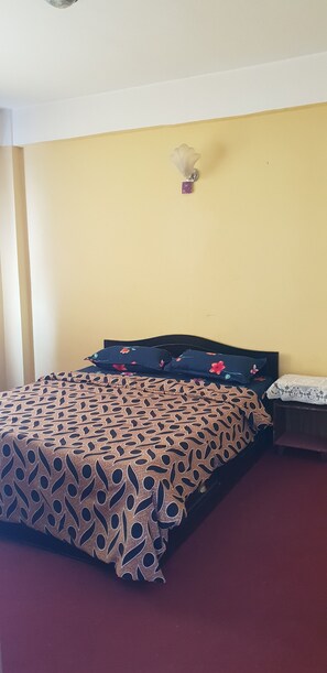 Eenvoudig appartement, meerdere bedden, roken | Extra bedden, gratis wifi