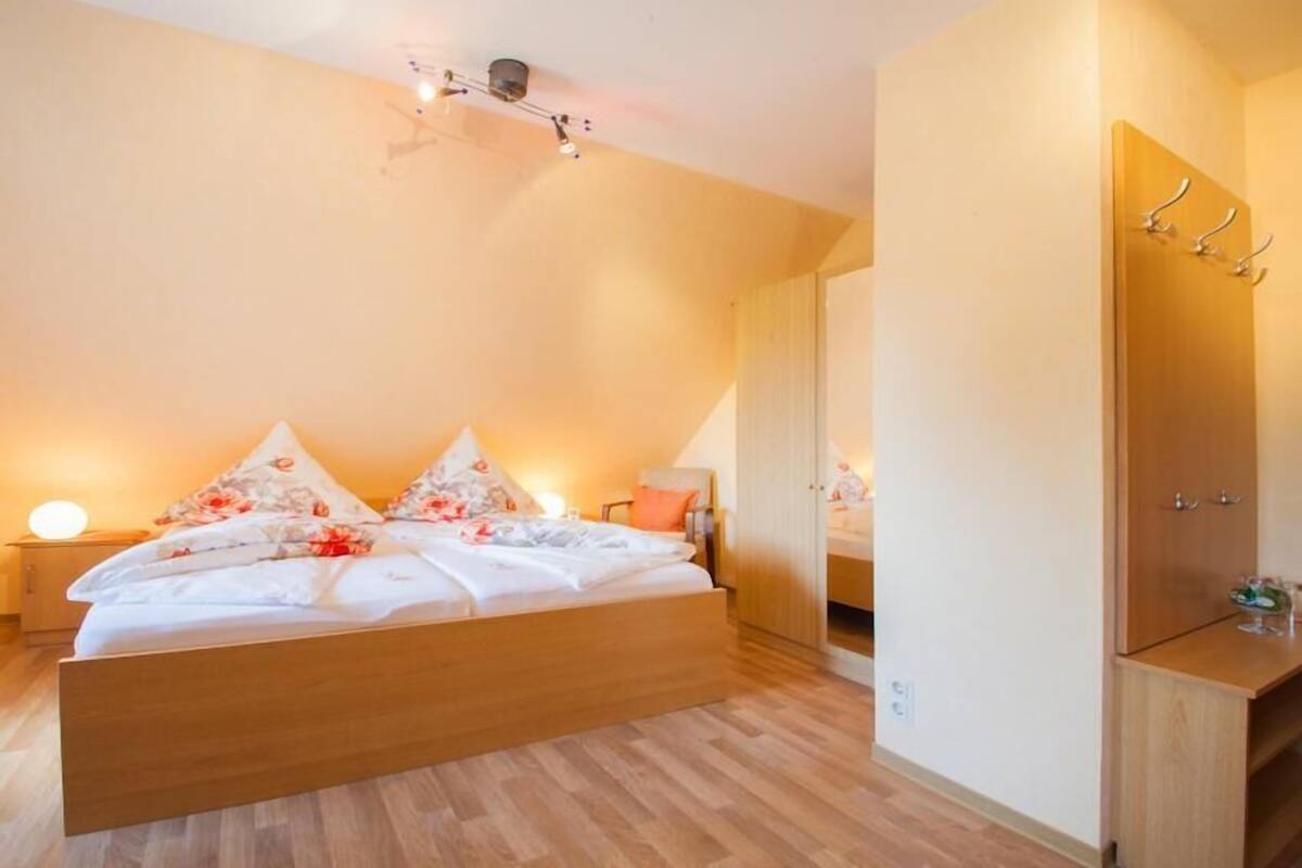 Double Room (Mohnzimmer) | Free cots/infant beds, rollaway beds, free WiFi