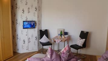 Free cots/infant beds, rollaway beds, free WiFi