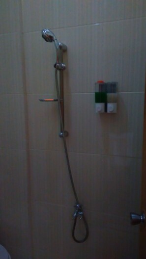 Deluxe Double Room | Bathroom shower - Adaya Hotel (Bekasi)