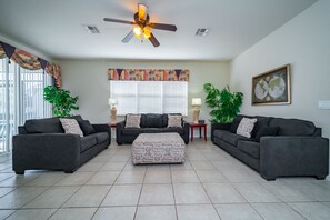 TV - Pool Home with Spa on Gated Resort Community Close to WDW (Kissimmee)