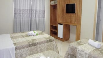 Minibar, muebles diferentes, escritorio y wifi gratis