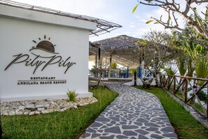 3 restaurants, breakfast, lunch, dinner served; international cuisine - Andilana Beach Resort (Nosy Be)