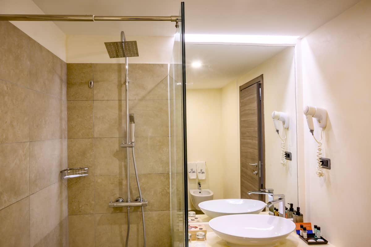 shower, rainfall showerhead, eco-friendly toiletries, hair dryer