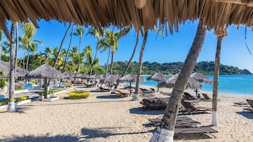 Private beach, sun-loungers, beach umbrellas, beach towels