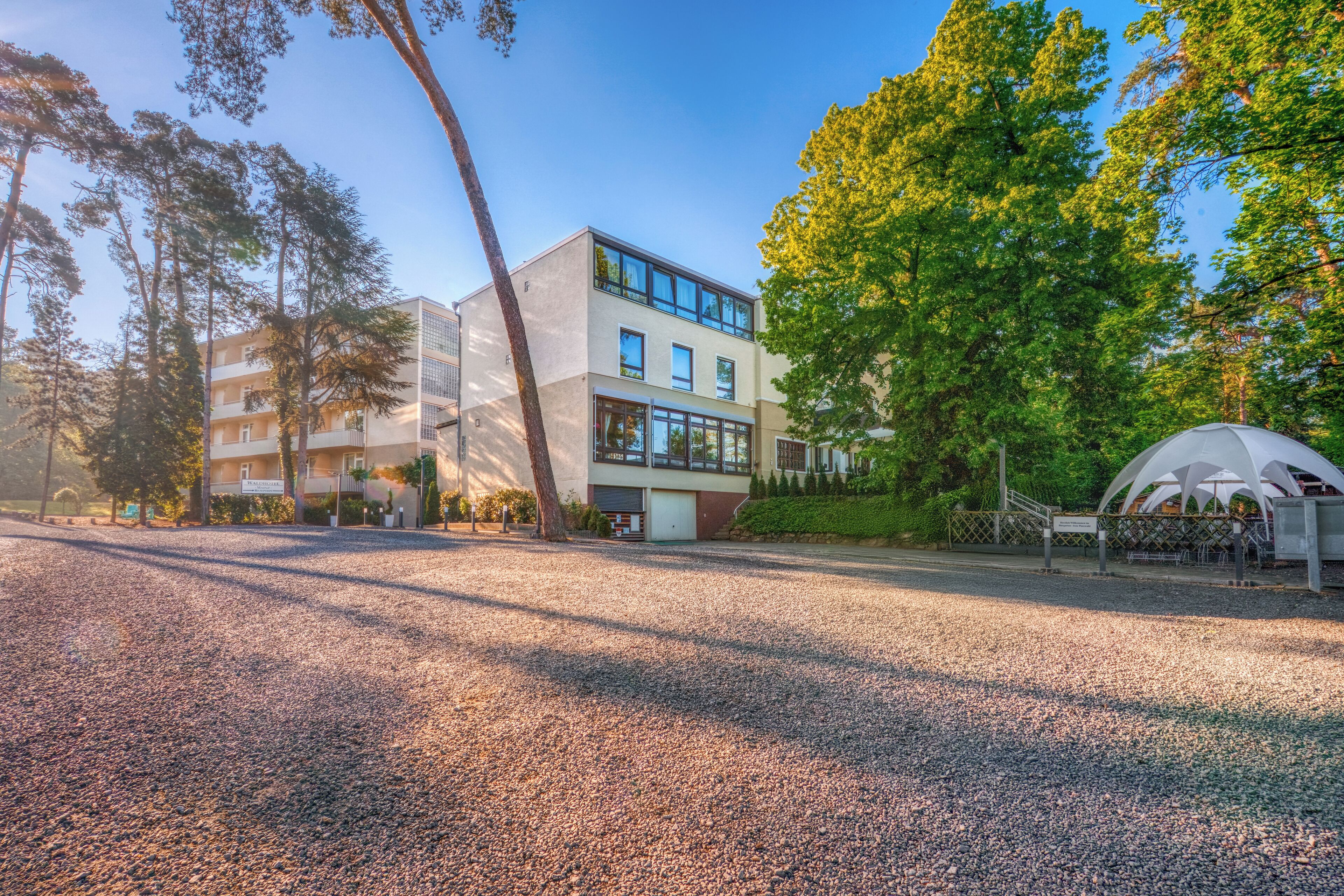 self-parking (surcharge) 5 per day