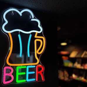 Bar (trong khuôn viên)