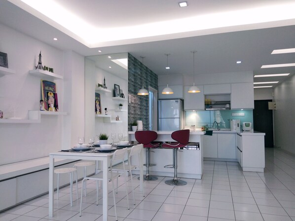 Appartement, 2 chambres | Restauration dans la chambre