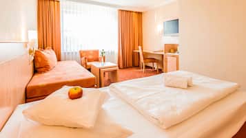 Hypo-allergenic bedding, minibar, in-room safe, desk