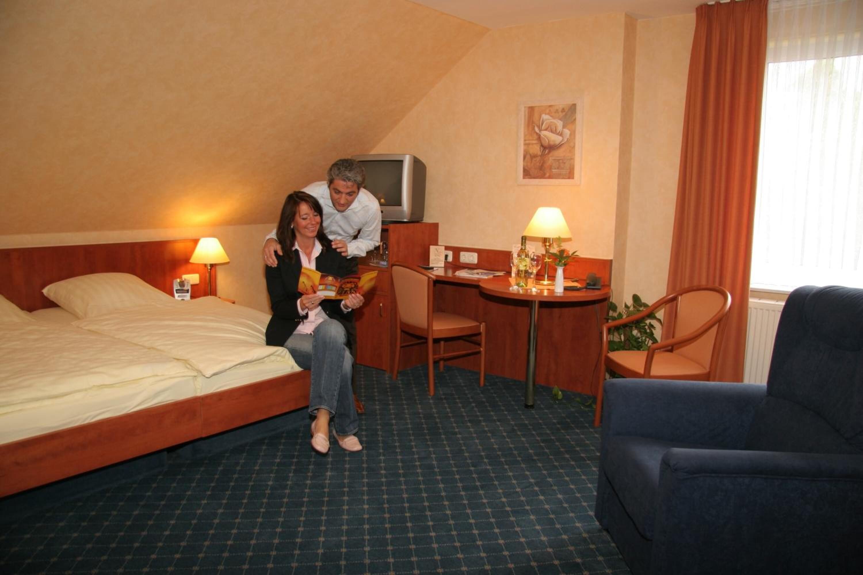 in-room safe, desk, free wifi