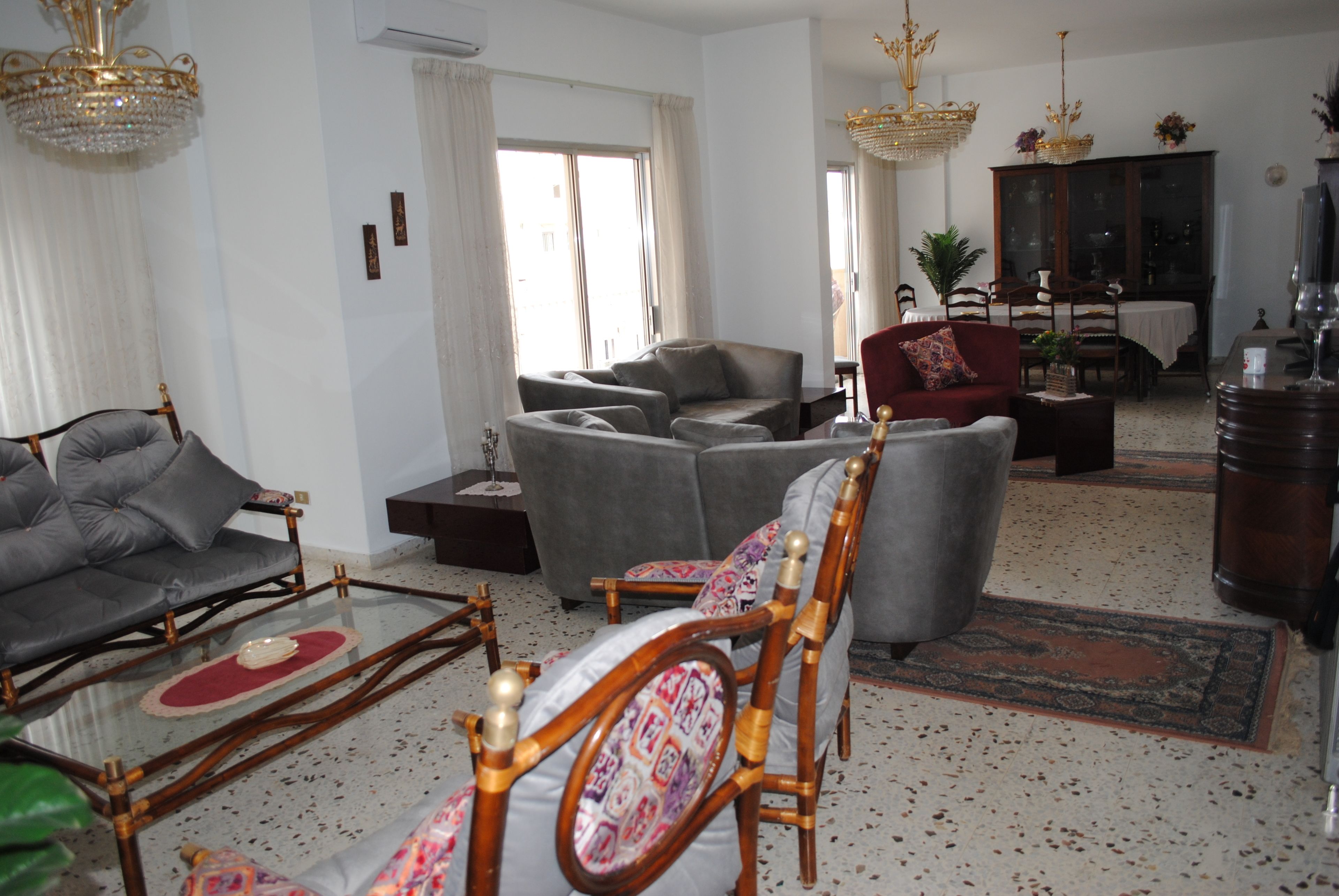 Comfort Condo, 3 Bedrooms, Accessible | Living room | Flat-screen TV, Netflix