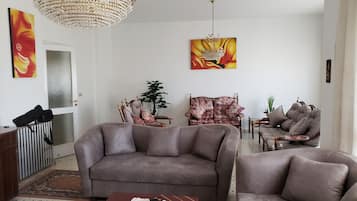 Condo Confort, 3 habitaciones, con acceso para personas discapacitadas | Sala de estar | Televisión de pantalla plana y Netflix