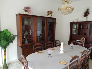 舒適公寓客房, 3 間臥室, 無障礙 | 房內用餐區