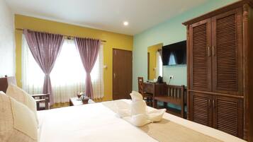 Deluxe Double or Twin Room, Lake View | 1 bedroom, minibar, desk, free WiFi