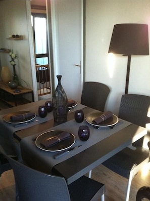 Chalet, 2 Bedrooms (Sekoya) | In-room dining