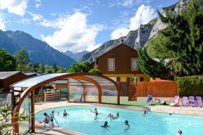 Seasonal outdoor pool, pool umbrellas, sun loungers