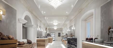 Buffet déjeuner gratuit tous les jours