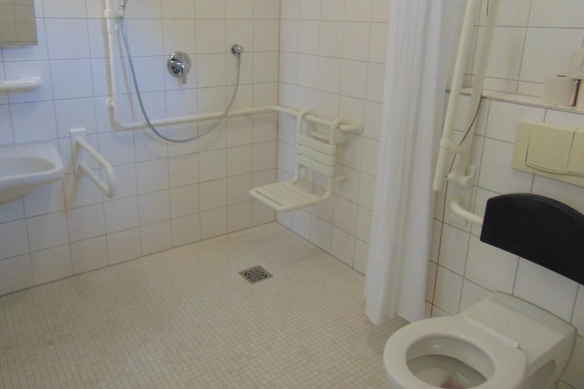 Chambre Triple, vue colline | Salle de bain