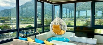 Follow the Cloud B&B