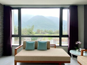 風格雙人房, 1 張加大雙人床, 非吸煙房, 山景 | 1 間睡房、埃及棉床單、高級寢具、記憶棉床墊