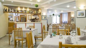 Tägliches inbegriffenes Frühstücksbuffet