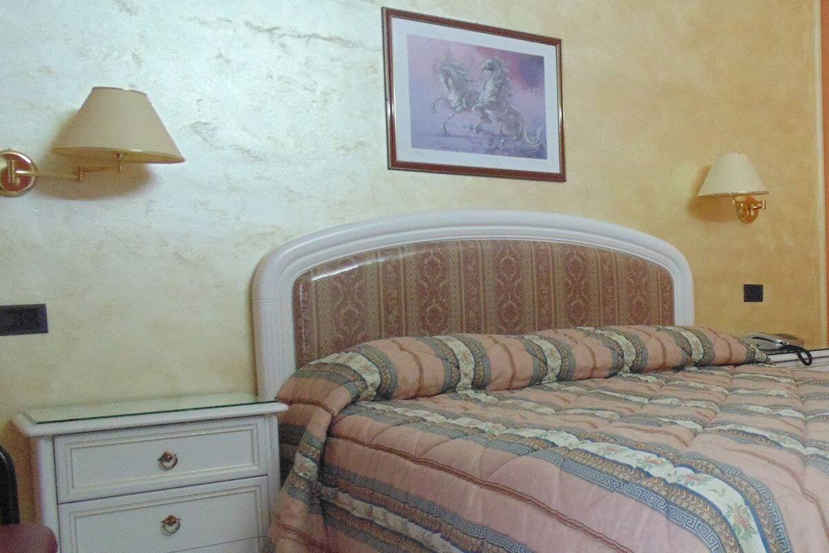 Standard Double Room, 1 Queen Bed | In-room safe, desk, soundproofing, rollaway beds