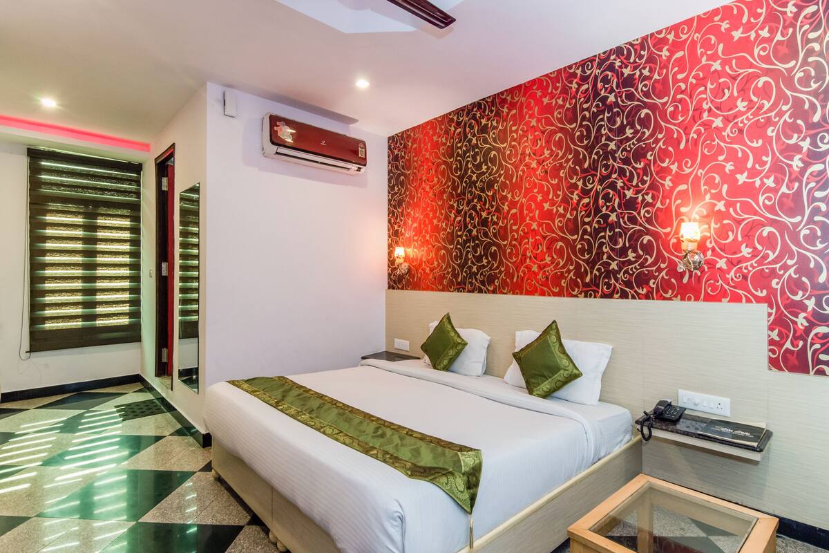 Standard Double Room | Desk, iron/ironing board, rollaway beds, free WiFi