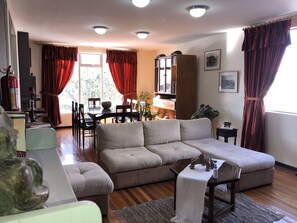 Living area - St. Gallen Haus (Quito)
