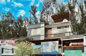 Front of property - St. Gallen Haus (Quito)