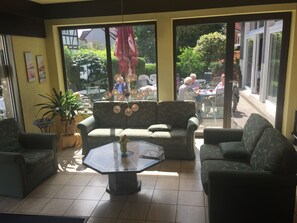 Pintu masuk interior