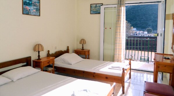 1 bedroom, desk, blackout drapes, soundproofing - Logaras Apartments (Kefalonia)