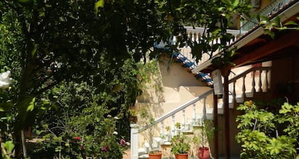 Logaras Apartments