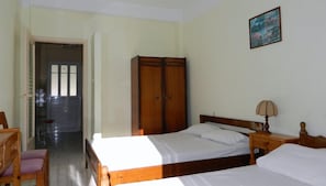 1 bedroom, desk, blackout drapes, soundproofing - Logaras Apartments (Kefalonia)