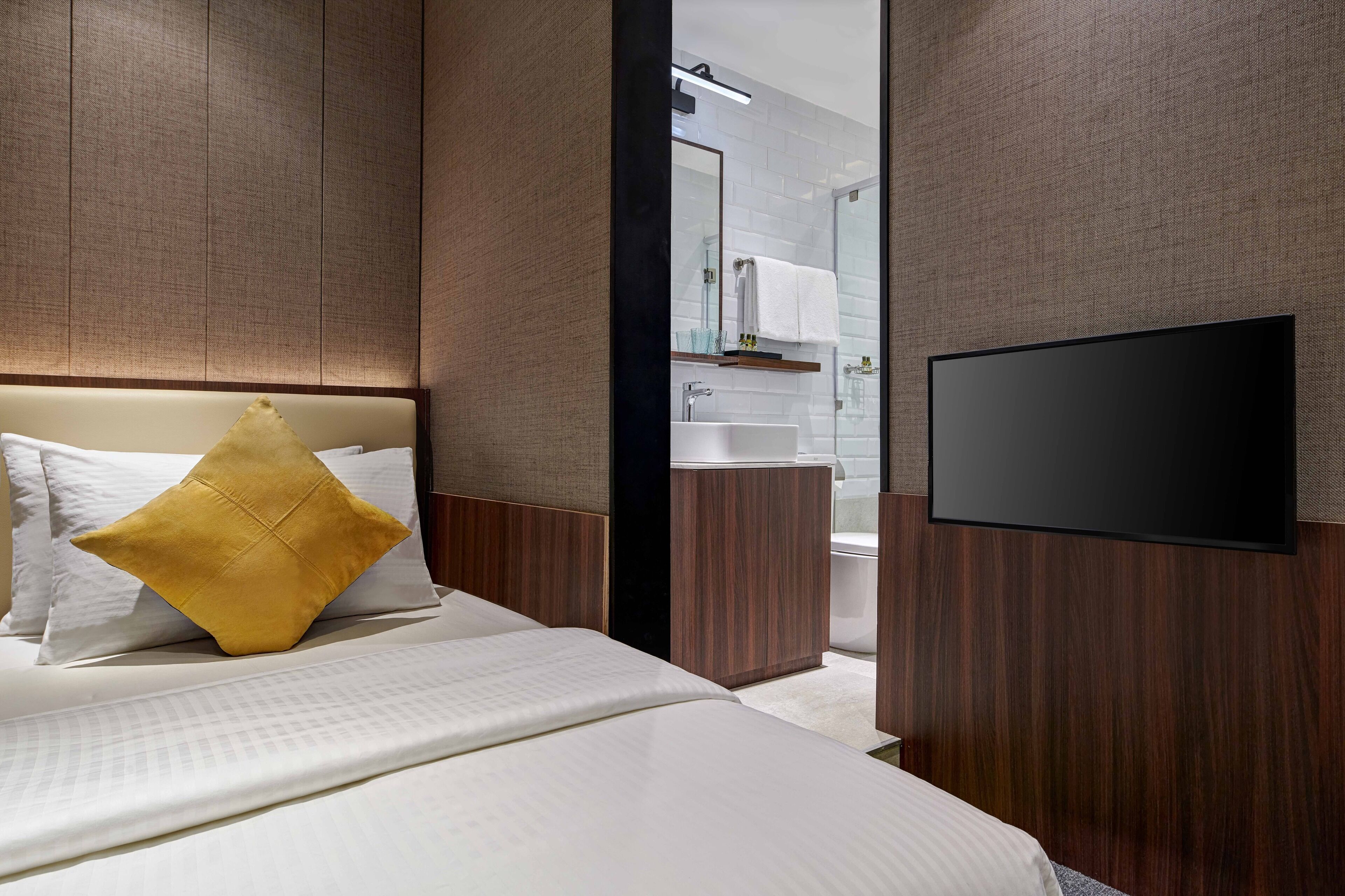 premium bedding, down duvets, laptop workspace, free wifi