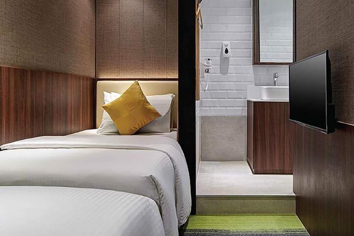 premium bedding, down duvets, laptop workspace, free wifi