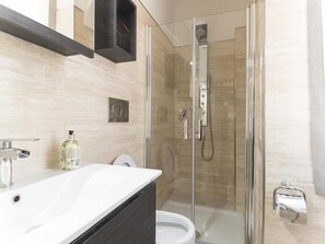 Bathroom - Peters Dream (Rome)