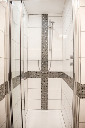 Double Room | Bathroom