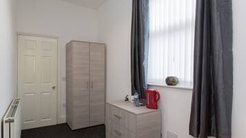 Double Room, Shared Bathroom | 1 bedroom