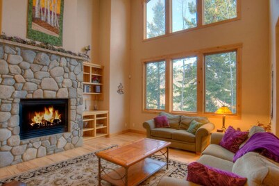 Spacious 5BR Dillon Retreat w/ Mountain Views, Clubhouse Pool & Game Room
