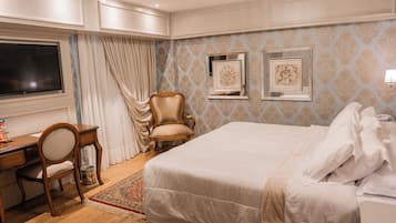 Suite Master Casal | Premium bedding, minibar, in-room safe, individually decorated