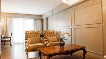 Quarto real | Área de estar | Smart TV 43 polegadas com canais a cabo, TV, Netflix