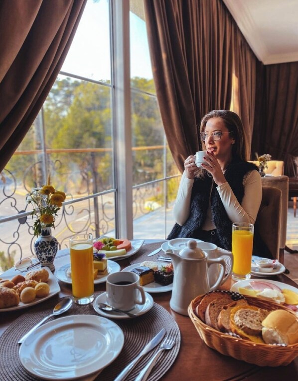 매일 뷔페 무료 아침 식사 포함