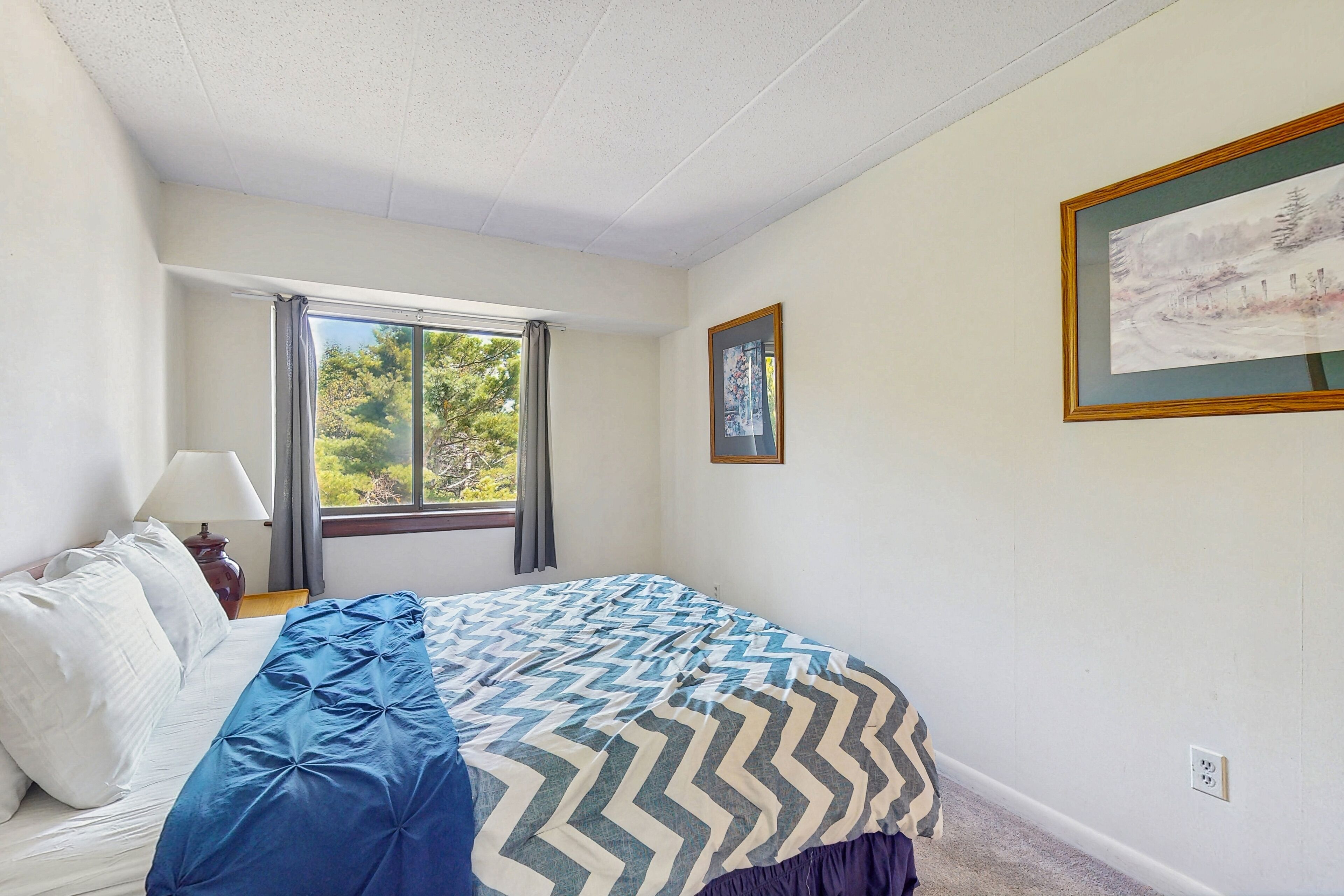 1 室のベッドルーム、インターネ ット、ベッドシーツ