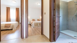 Two Bedroom Apartment with Balcony(1) | Vardagsrum