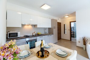 Two Bedroom Apartment with Balcony(2)