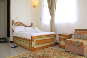 Deluxe Double Room, 1 Double Bed | Blackout drapes, iron/ironing board, free WiFi, bed sheets - Avi Pension (Addis Ababa)