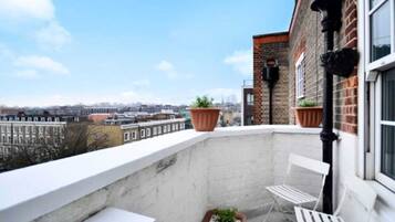 Apartment (2 Bedrooms) | Balcony